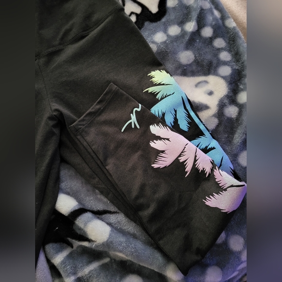 Vs pink shine palm tree cotton leggings, size xl. NWT. - Picture 9 of 12